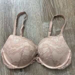 Victoria’s Secret Body by Victoria push-up in nude